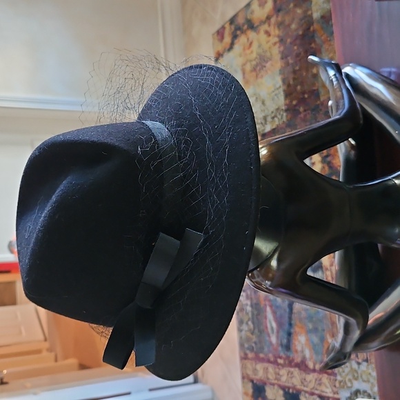 Vintage Splendide Black 100% Wool Veiled Fedora - Elegant & Timeless - Picture 15 of 15